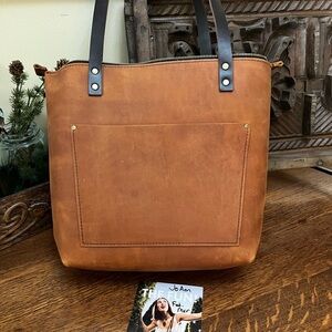 Portland Leather Dakota Medium Zip Tote Bag